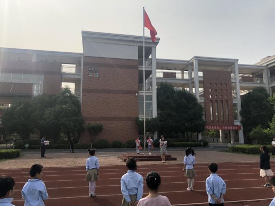 国旗下讲话照片
