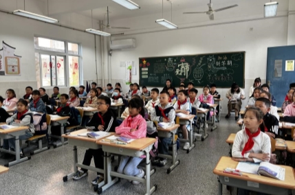 e:/新建文件夹/听课.JPG听课